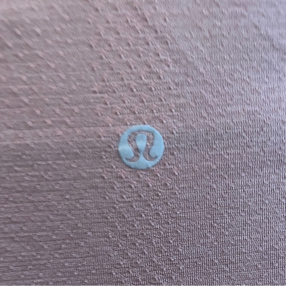 Lululemon swiftly tech short sleeve shirt!! - Picture 4 of 6